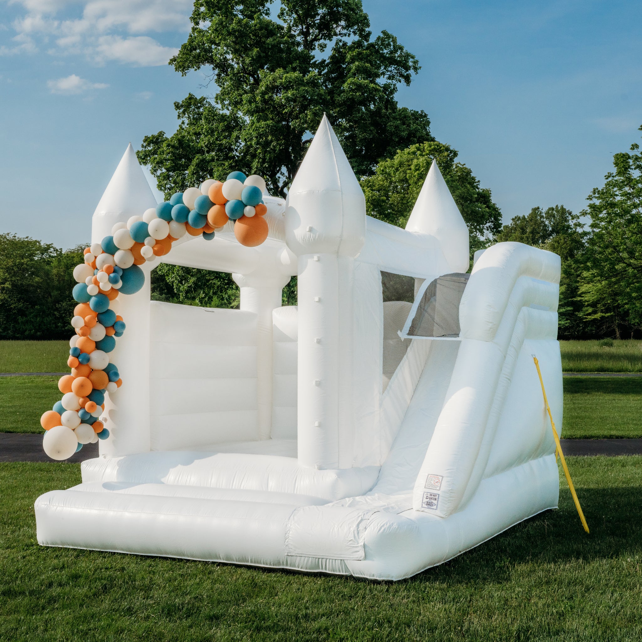 White Castle Bounce House with Slide - 15x15x15